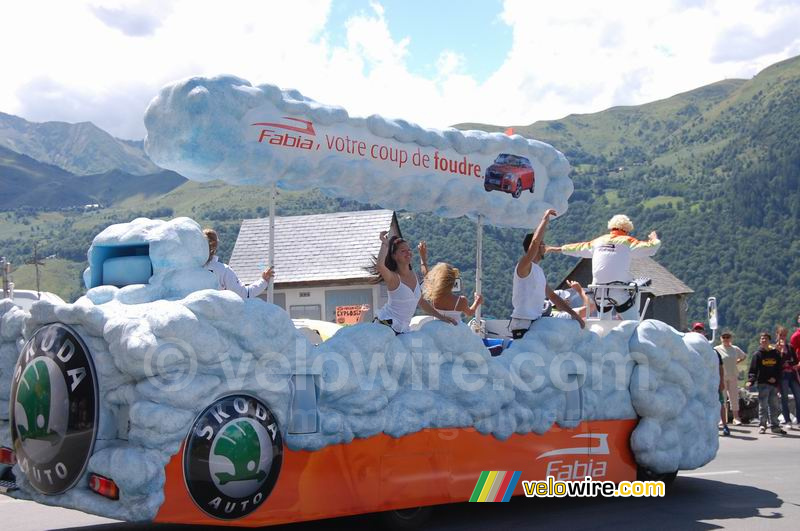 De vrachtwagen van de Škoda reclamecaravaan (10)