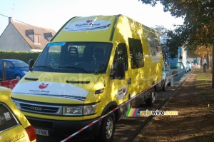 Un mini-bus de l'équipe cycliste Saunier Duval (734x)