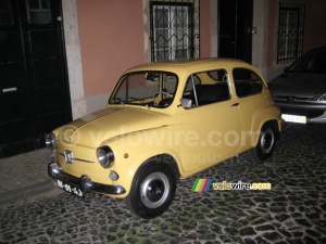 Une Fiat 600D (522x)