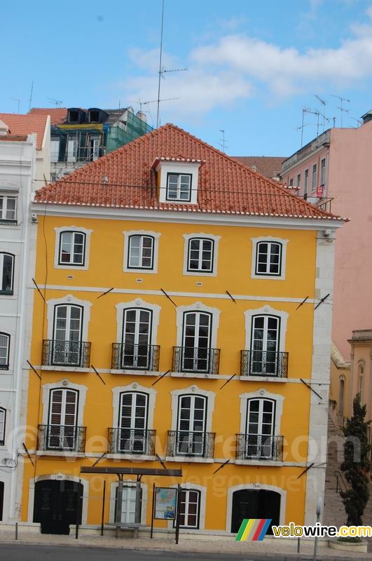 Een geel huis in de Rua São Bento