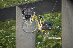 Présentation des équipes : un vélo de facteur (810x)