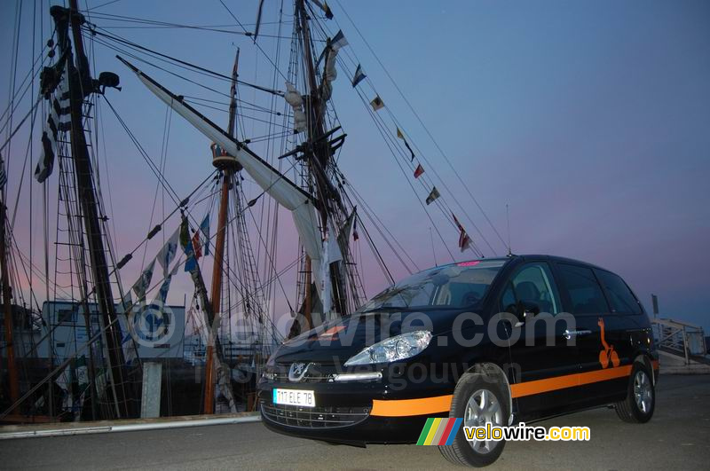 De auto van Orange voor de Recouvrance (2)