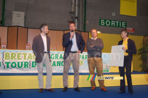 Jean-Julien Ezvan (Le Figaro) reçoit le Prix Jacques Goddet (1939x)