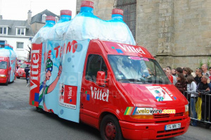 Caravane publicitaire Vittel (4) (830x)