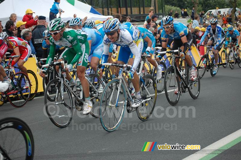 Dmitriy Fofonov (Crédit Agricole), Vladimir Efimkin (AG2R La Mondiale) & George Hincapie (Team Columbia)