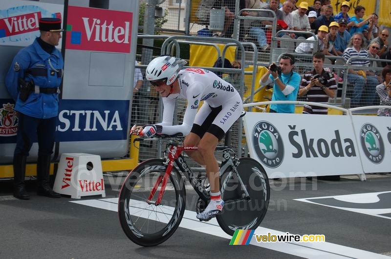 Andy Schleck (CSC Saxo Bank) bij de finish in Cholet