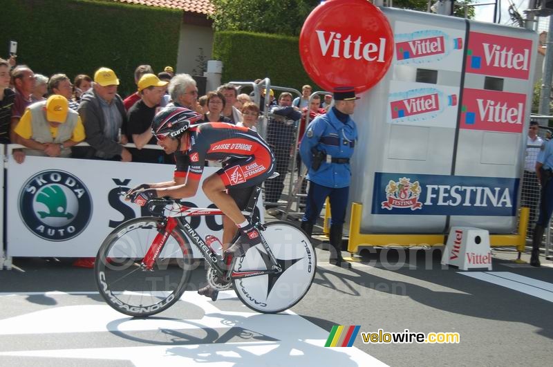 Oscar Pereiro Sio (Caisse d'Epargne) bij de finish in Cholet