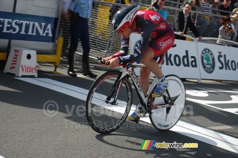 Cadel Evans (Silence Lotto) bij de finish in Cholet