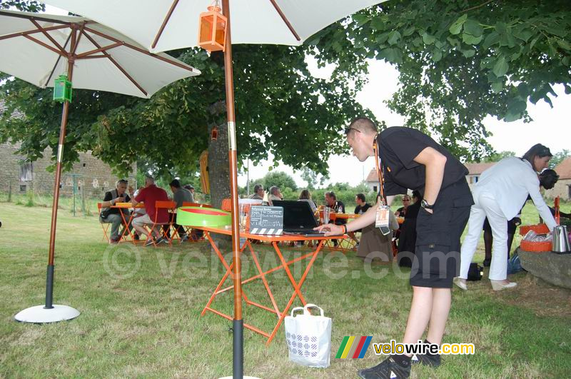 Zelfs tijdens de lunch ben ik nog aan 't werk!