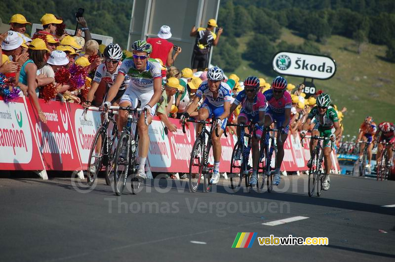 Andy Schleck (CSC Saxo Bank), Christophe Moreau (Agritubel), Matteo Carrara (QuickStep), Marzio Bruseghin & Sylvester Szmyd (Lampre) & Alexandre Botcharov (Crédit Agricole) @ Super-Besse