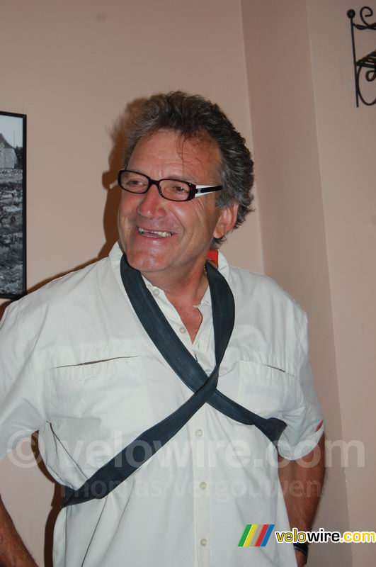 Jacques Michaud met de binnenband net als vroeger ...