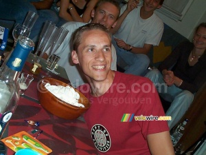 Flanby-night: Thomas - Le flanby masqué (un peu comme le Blind flanby mais là.. c'est le flanby qui sera masqué..) (430x)