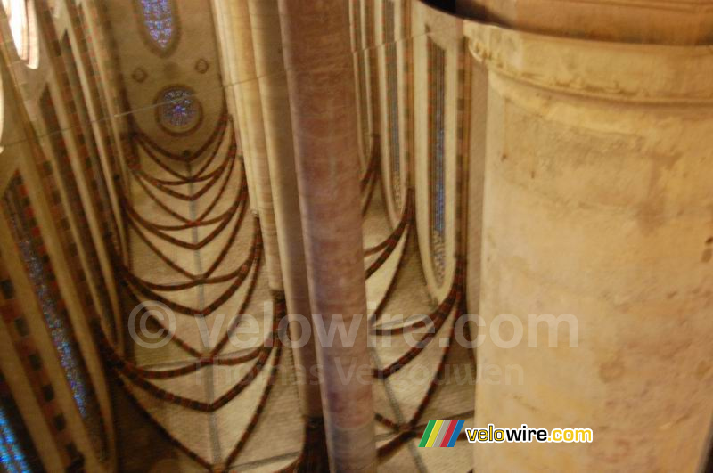 De Jacobijnenkerk van binnen - gezien in de spiegel