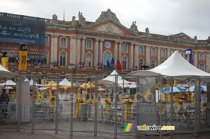 Het Village Départ op het Place du Capitole (2)