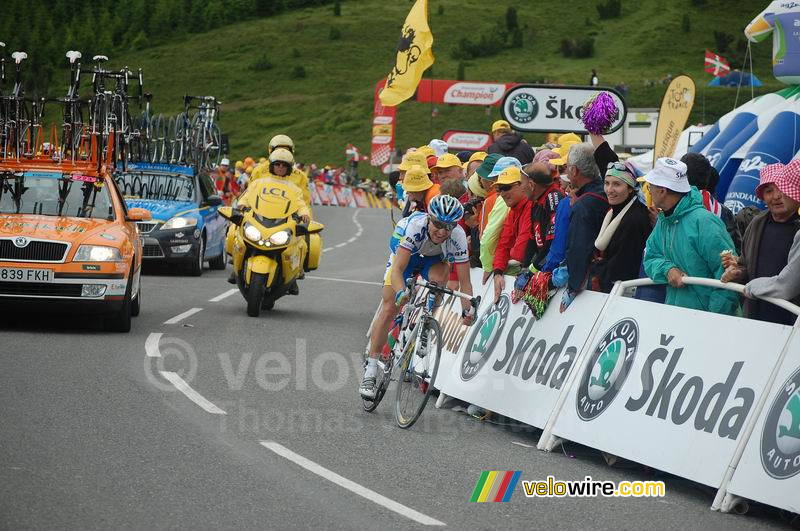 Tadej Valjavec (AG2R La Mondiale) bij de aankomst op Hautacam