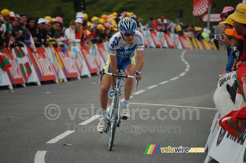 Hubert Dupont (AG2R La Mondiale) bij de aankomst op Hautacam