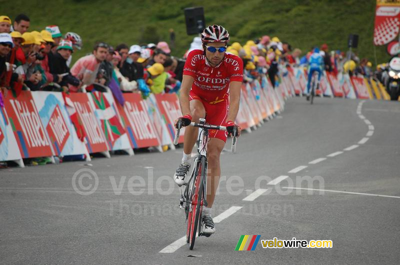 David Moncoutié (Cofidis) bij de aankomst op Hautacam