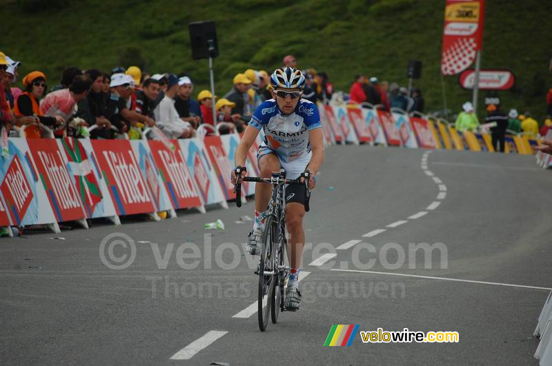 Trent Lowe (Garmin Chipotle) bij de aankomst op Hautacam