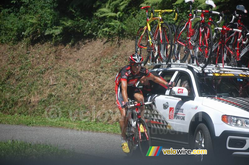 Luis Leon Sanchez (Caisse d'Epargne): reparatie van de fiets