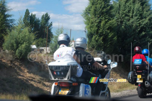 Laurent Jalabert sur sa moto pour France Télévisions (737x)