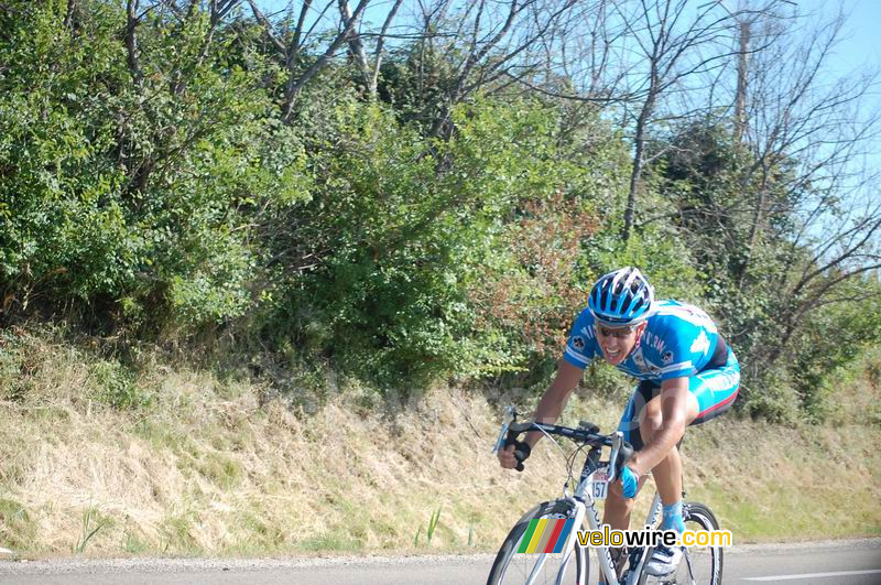 Niki Terpstra (Milram) net voordat hij teruggepakt wordt door het peloton
