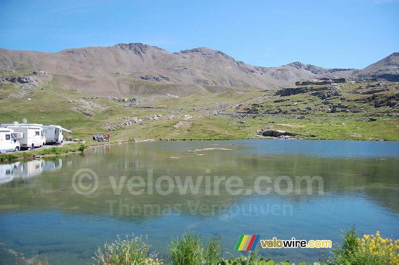 Een meertje onderaan de Cime de la Bonette Restefond
