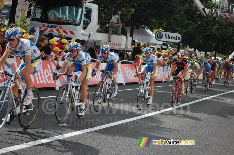 Hubert Dupont, Tadej Valjavec, Vladimir Efimkin, Stéphane Goubert (AG2R La Mondiale) & Nicolas Portal (Caisse d'Epargne) in Saint Etienne