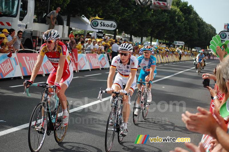 Gianpaolo Cheula (Barloworld), Fabian Wegmann (Gerolsteiner) & Thomas Voeckler (Bouygues Telecom) in Saint Etienne