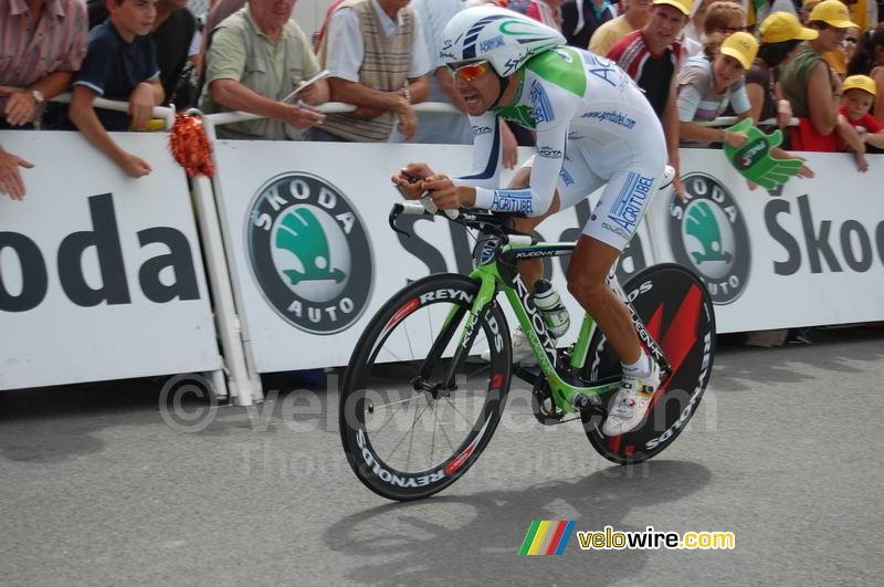 Eduardo Gonzalo Ramirez (Agritubel) bij aankomst in Saint-Amand-Montrond