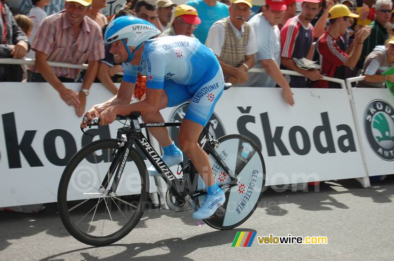 Stefan Schumacher (Gerolsteiner) bij aankomst in Saint-Amand-Montrond