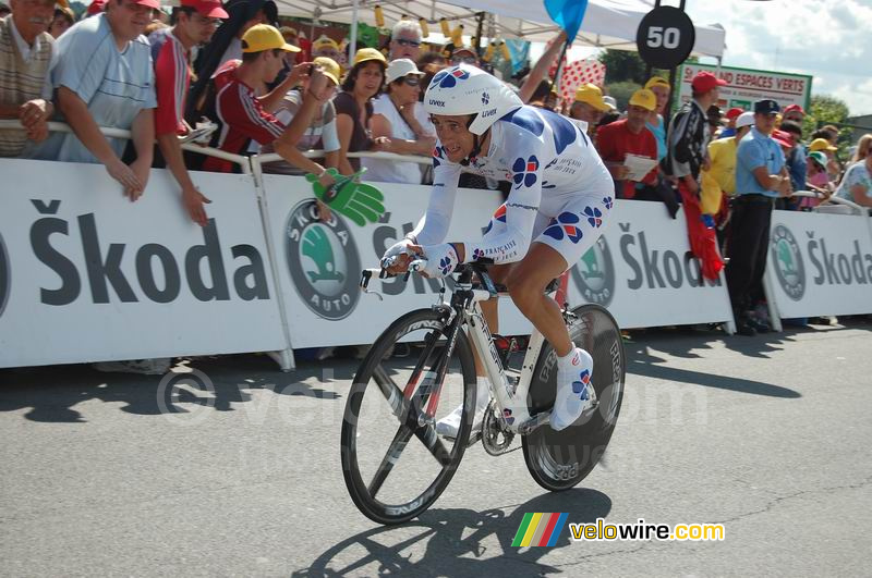 Sandy Casar (Française des Jeux) bij aankomst in Saint-Amand-Montrond