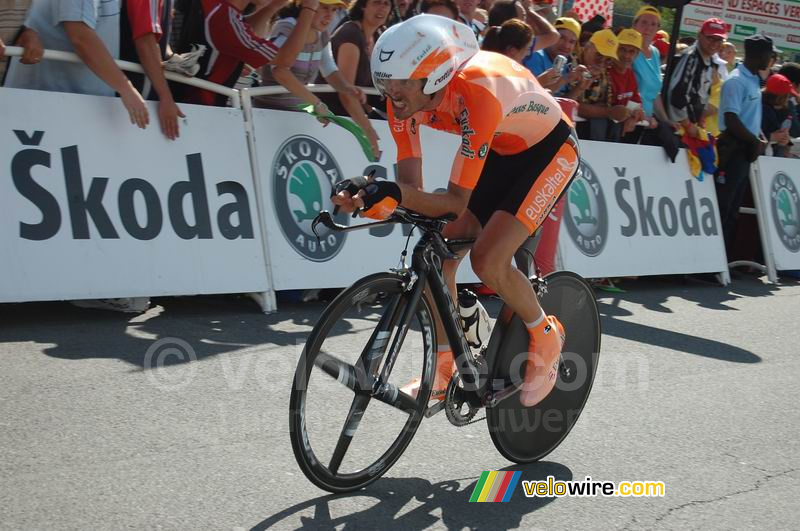 Samuel Sanchez (Euskaltel Euskadi) bij aankomst in Saint-Amand-Montrond