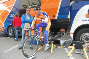 Bram de Groot (Rabobank) during his warming up (621x)