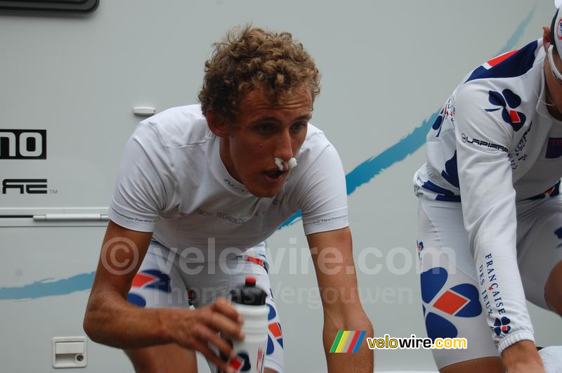 Jérôme Coppel (Française des Jeux) tijdens zijn warming up