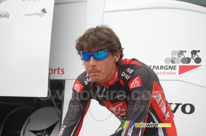 José Ivan Gutierrez (Caisse d'Epargne) tijdens zijn warming up (2)