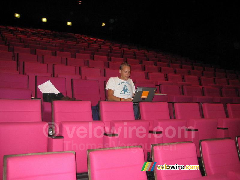Na de presentatie ben ik de enige die nog aan het werk is!