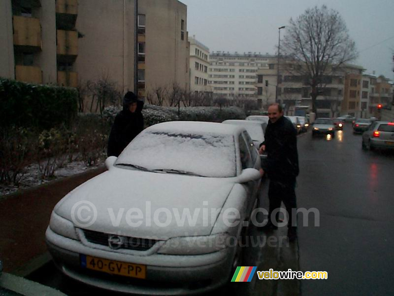 Onze auto in de sneeuw