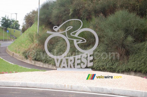 The Varese World Championships logo on a roundabout (798x)