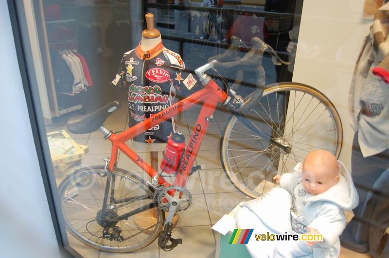 A child clothes shop with a Prealpino bike for a child