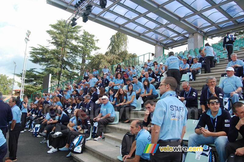 Een deel van de vrijwilligers in het Mapei Cycling Stadium