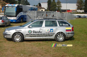 The Colombian team car (711x)