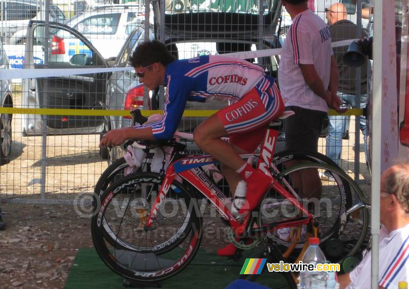 Sylvain Chavanel (Cofidis / Frankrijk) aan het warmrijden