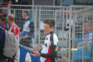 David Zabriskie (Garmin Chipotle / USA) - what's the use of a medal for a third place?! (944x)