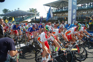 The start with the Portugese and French teams (678x)