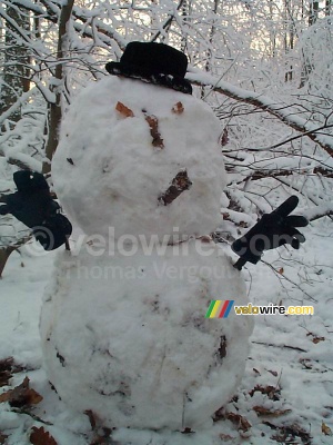 Notre bonhomme de neige dans la forêt de Meudon (250x)