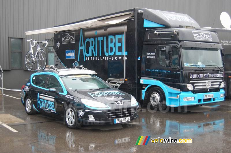 De auto en vrachtwagen van Agritubel (nieuwe kleuren)