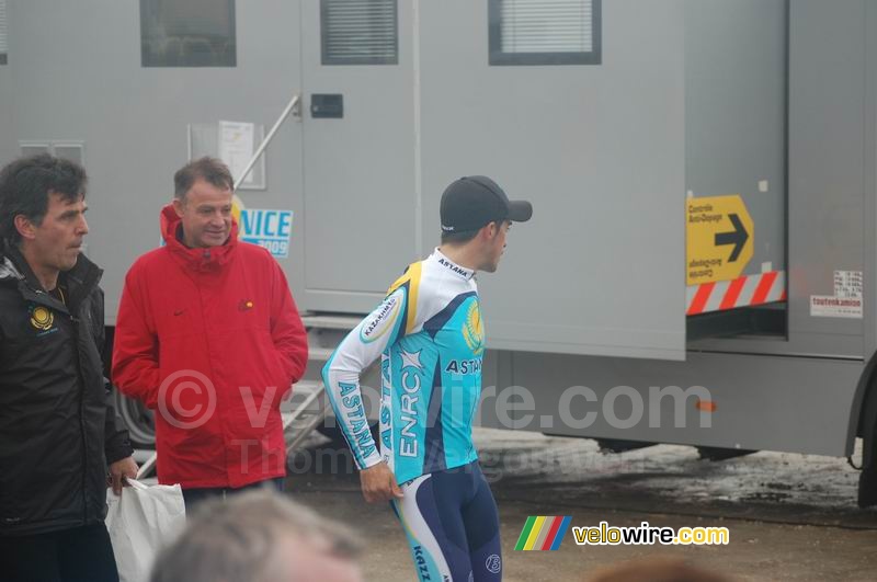 Alberto Contador (Astana) komt naar de cérémonie protocolaire