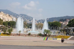 A fountain at the Place Masséna in Nice (817x)