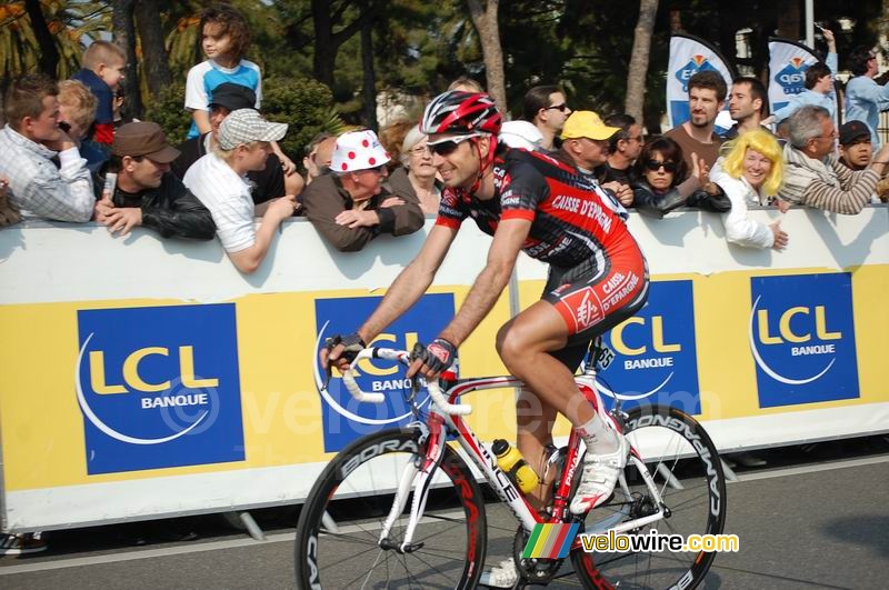 David Lopez Garcia (Caisse d'Epargne) is blij met de overwinning van Luis Leon Sanchez