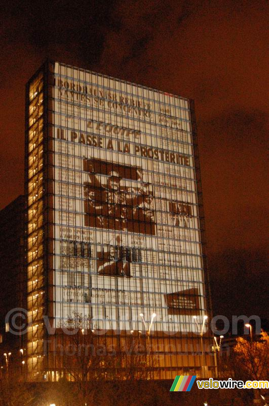 Il passe à la prostérité